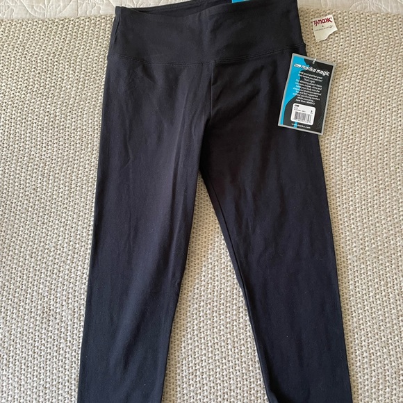 Marika Magic Capri Leggins - Picture 2 of 6